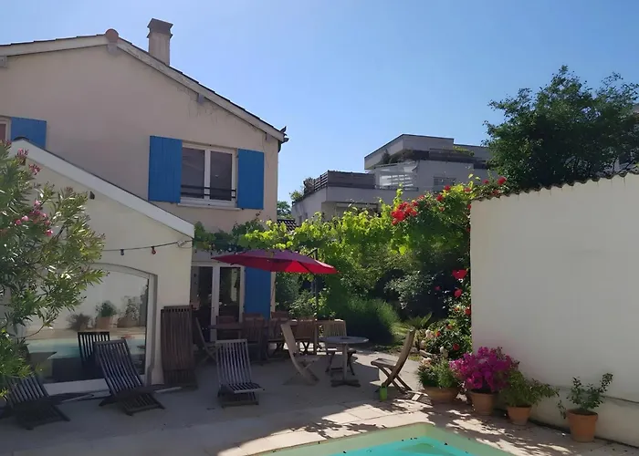 Panzió La Cerisaie Lyon